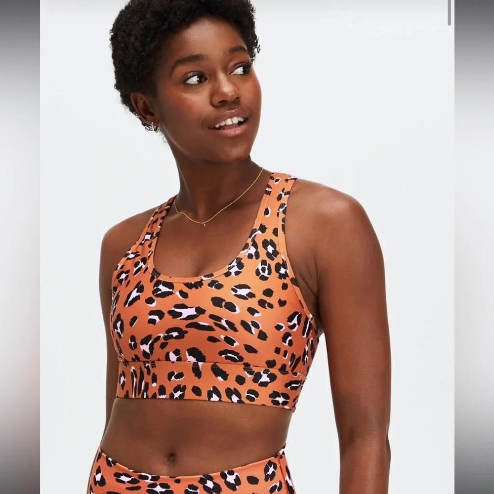 NWOT FABLETICS ON THE GO MEDIUM IMPACT SPORTS BRA